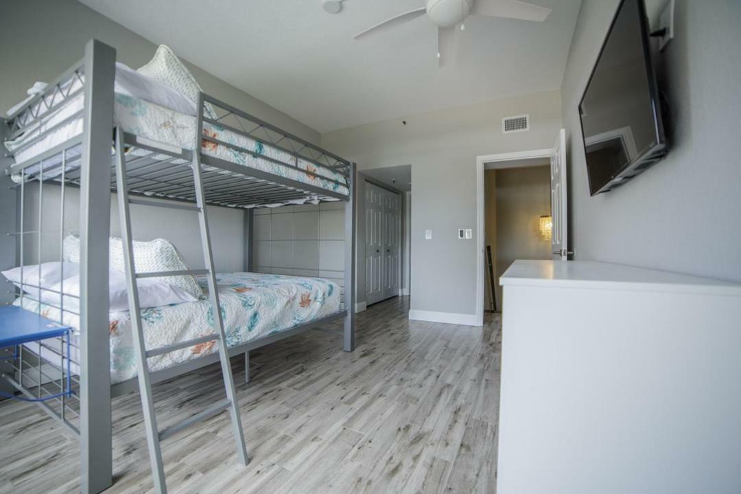 Appartamento Townhouse At San Remo Clearwater Beach Esterno foto