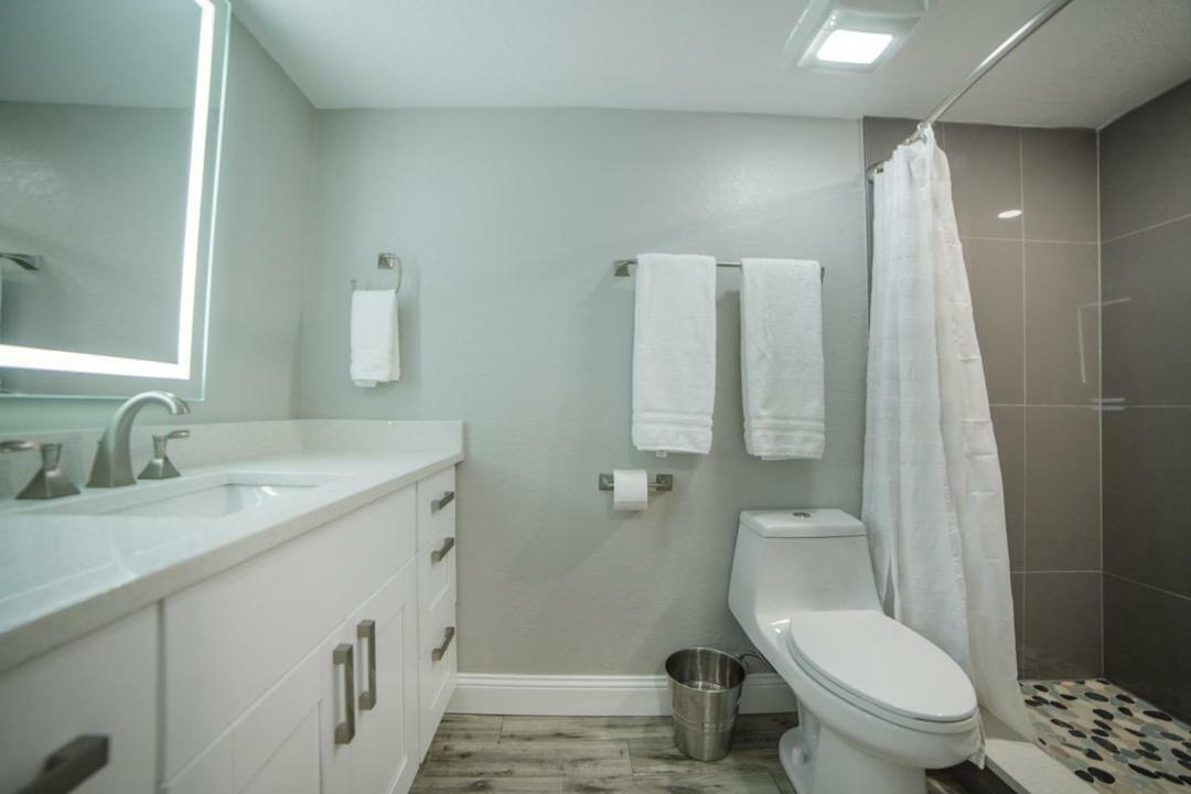 Appartamento Townhouse At San Remo Clearwater Beach Esterno foto